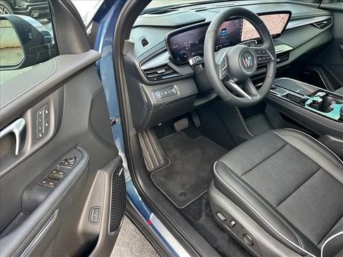 Certified 2026 Buick Enclave Preferred w/ Power Package FWD image 11