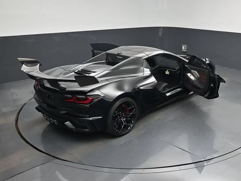 Used 2026 Chevrolet Corvette ZR1 w/ ZR1 Carbon Fiber Aero Package RWD image 29