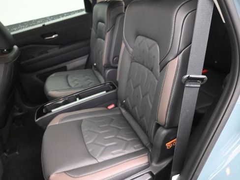 New 2026 Nissan Pathfinder Platinum image 22