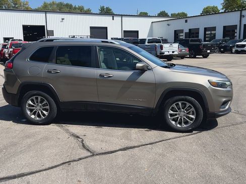 Used 2021 Jeep Cherokee Latitude Plus w/ Sun & Sound Group image 10
