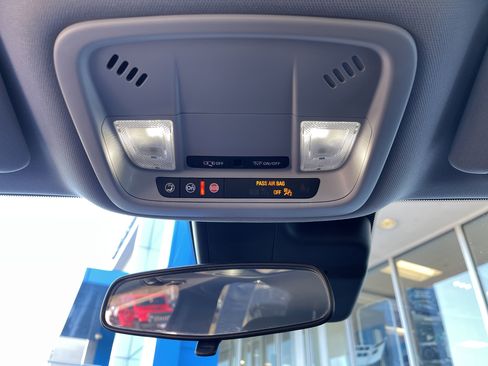 Used 2022 Chevrolet Malibu LT image 24