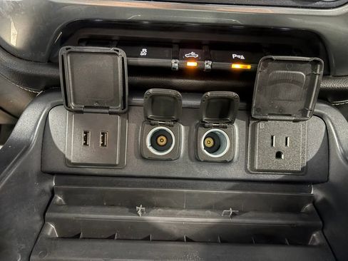 Used 2017 Chevrolet Silverado 1500 LTZ Z71 w/ LTZ Plus Package AWD/4WD image 29