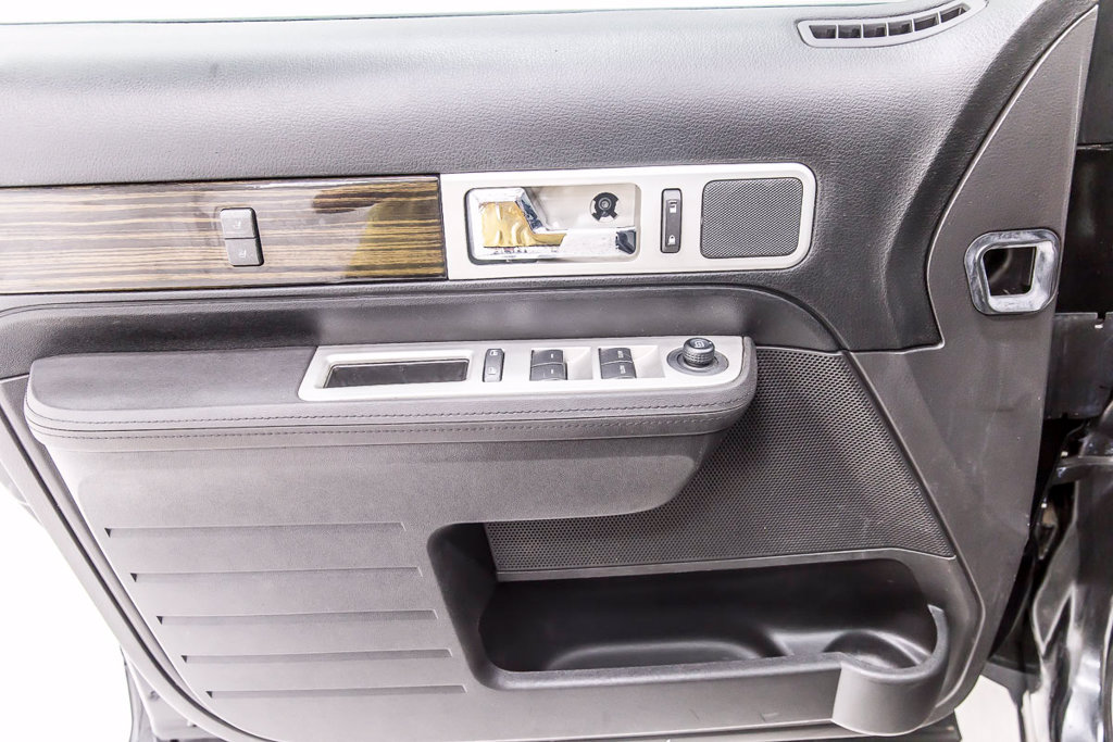 Used 2010 Lincoln MKX AWD image 23