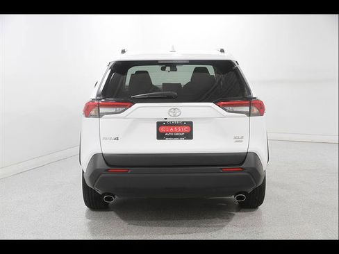 Used 2025 Toyota RAV4 XLE AWD/4WD image 20
