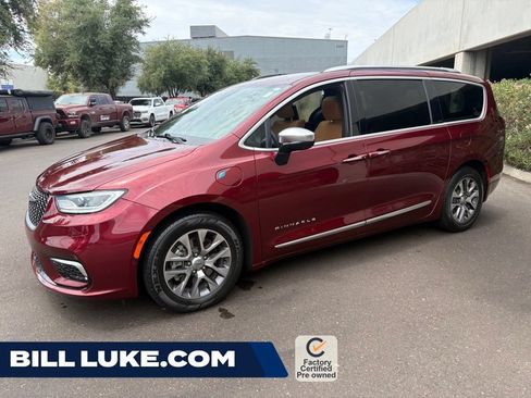 Certified 2023 Chrysler Pacifica Pinnacle FWD image 1