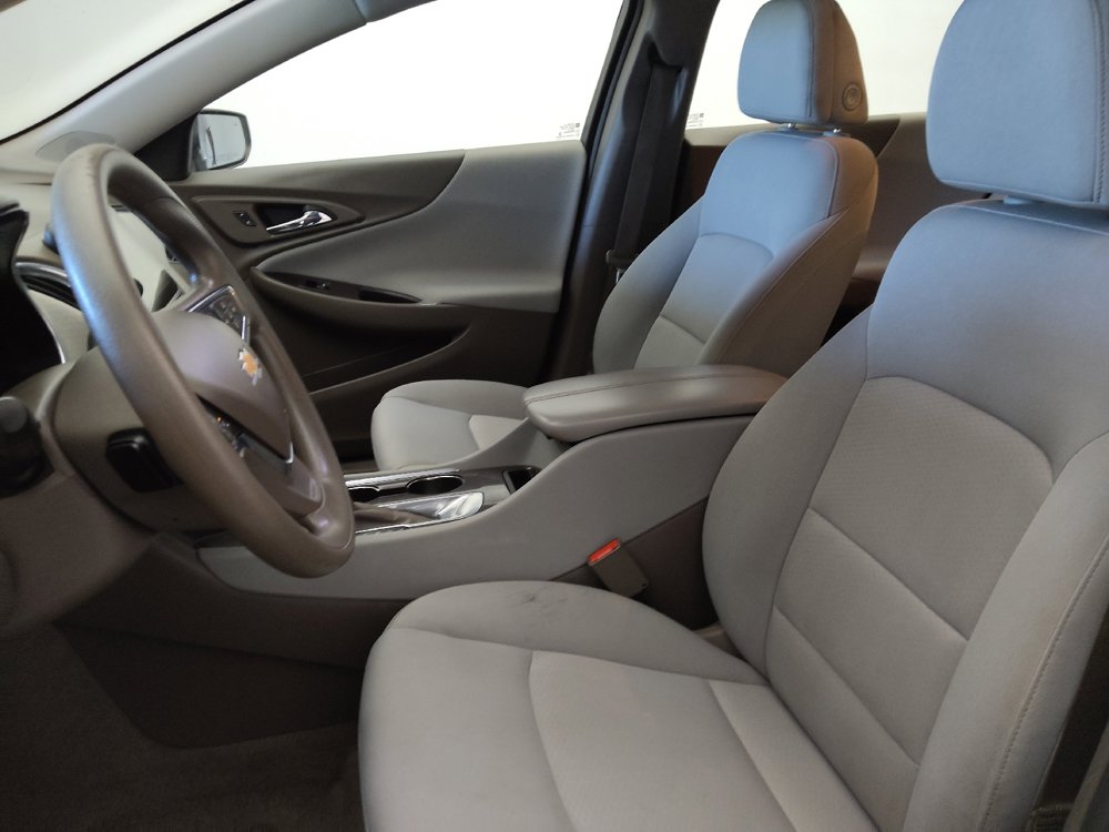 Used 2020 Chevrolet Malibu LT FWD image 17