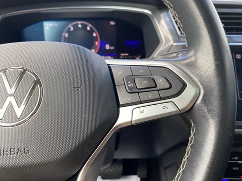 Used 2023 Volkswagen Tiguan SE AWD/4WD image 23