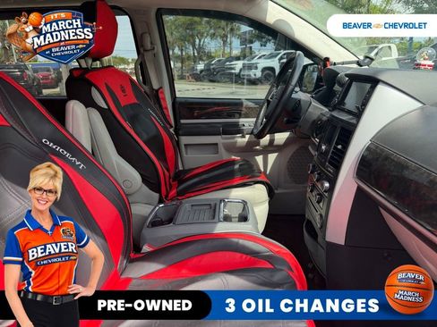 Used 2010 Dodge Grand Caravan SXT image 11