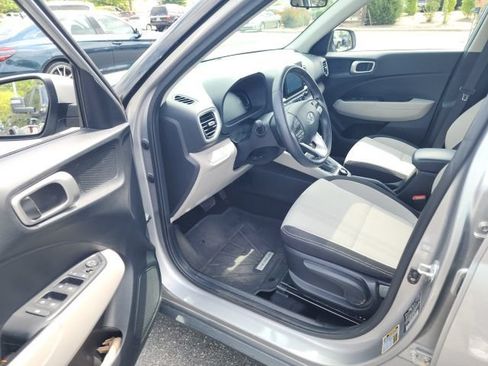 Certified 2024 Hyundai Venue SEL FWD image 22