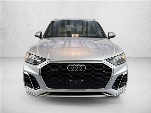Used 2022 Audi Q5 2.0T Premium Plus w/ Premium Plus Package AWD/4WD image 2