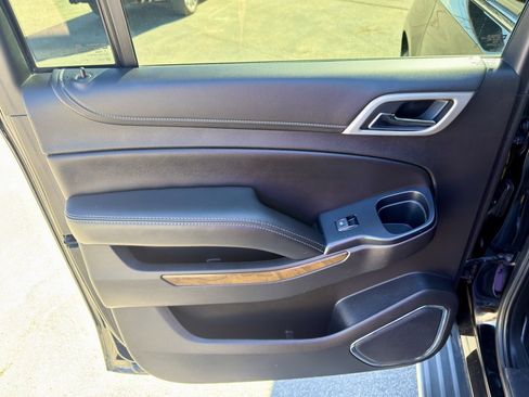 Used 2019 GMC Yukon XL Denali w/ Open Road Package image 32