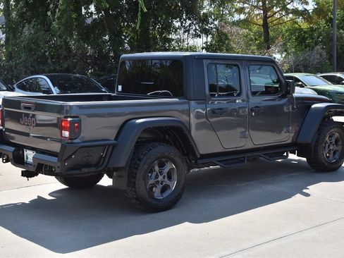 Used 2023 Jeep Gladiator Rubicon w/ Cold Weather Group AWD/4WD image 7