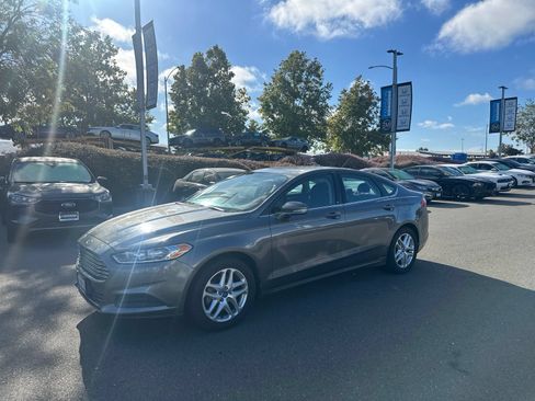 Used 2013 Ford Fusion SE FWD image 5