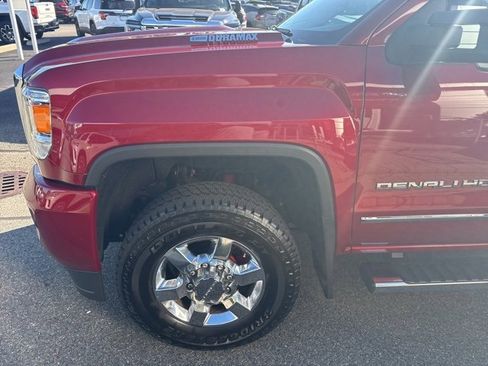 Used 2018 GMC Sierra 3500 Denali w/ Duramax Plus Package image 4