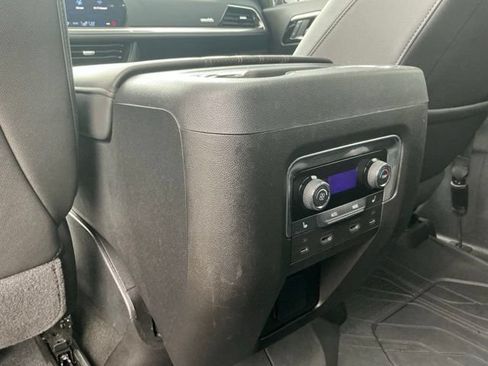 Used 2025 Chevrolet Suburban High Country AWD/4WD image 37