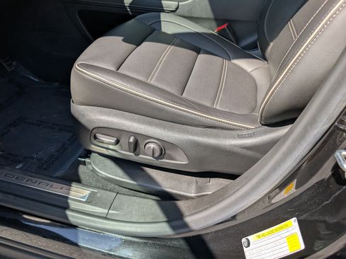 Used 2020 GMC Acadia Denali w/ Technology Package AWD/4WD image 23