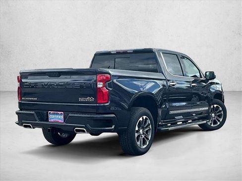Used 2024 Chevrolet Silverado 1500 High Country RWD image 2