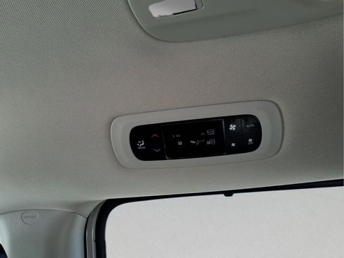 Used 2019 Chrysler Pacifica Touring-L Plus image 13