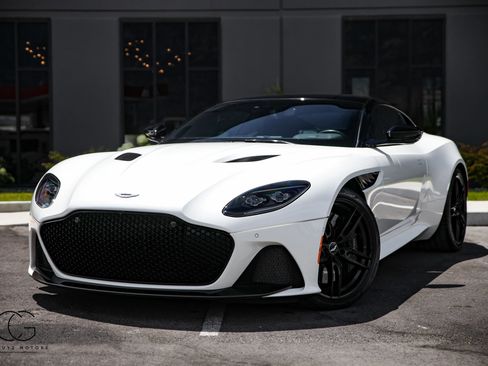 Used 2019 Aston Martin DBS Superleggera RWD image 2