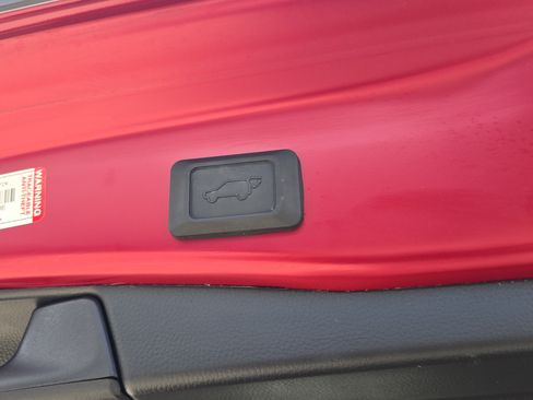 Used 2025 Toyota RAV4 XLE w/ Convenience Package FWD image 11