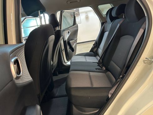 Used 2025 Kia Soul LX w/ LX Technology Package FWD image 24