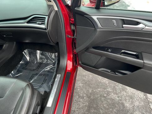 Used 2013 Ford Fusion Titanium w/ Titanium Driver Assist Pkg image 28