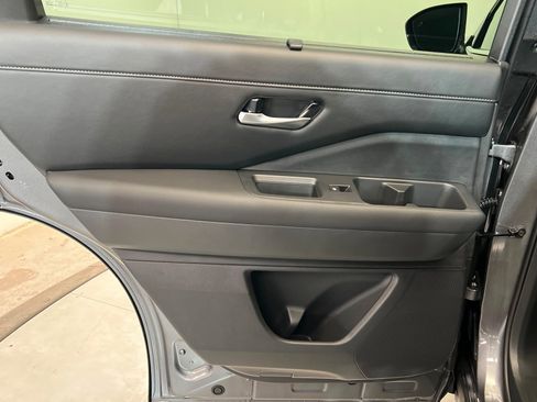 New 2026 Nissan Pathfinder SL image 18