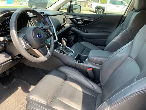Used 2025 Subaru Outback Touring XT AWD/4WD image 11