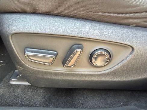 Used 2025 Toyota RAV4 XLE AWD/4WD image 22