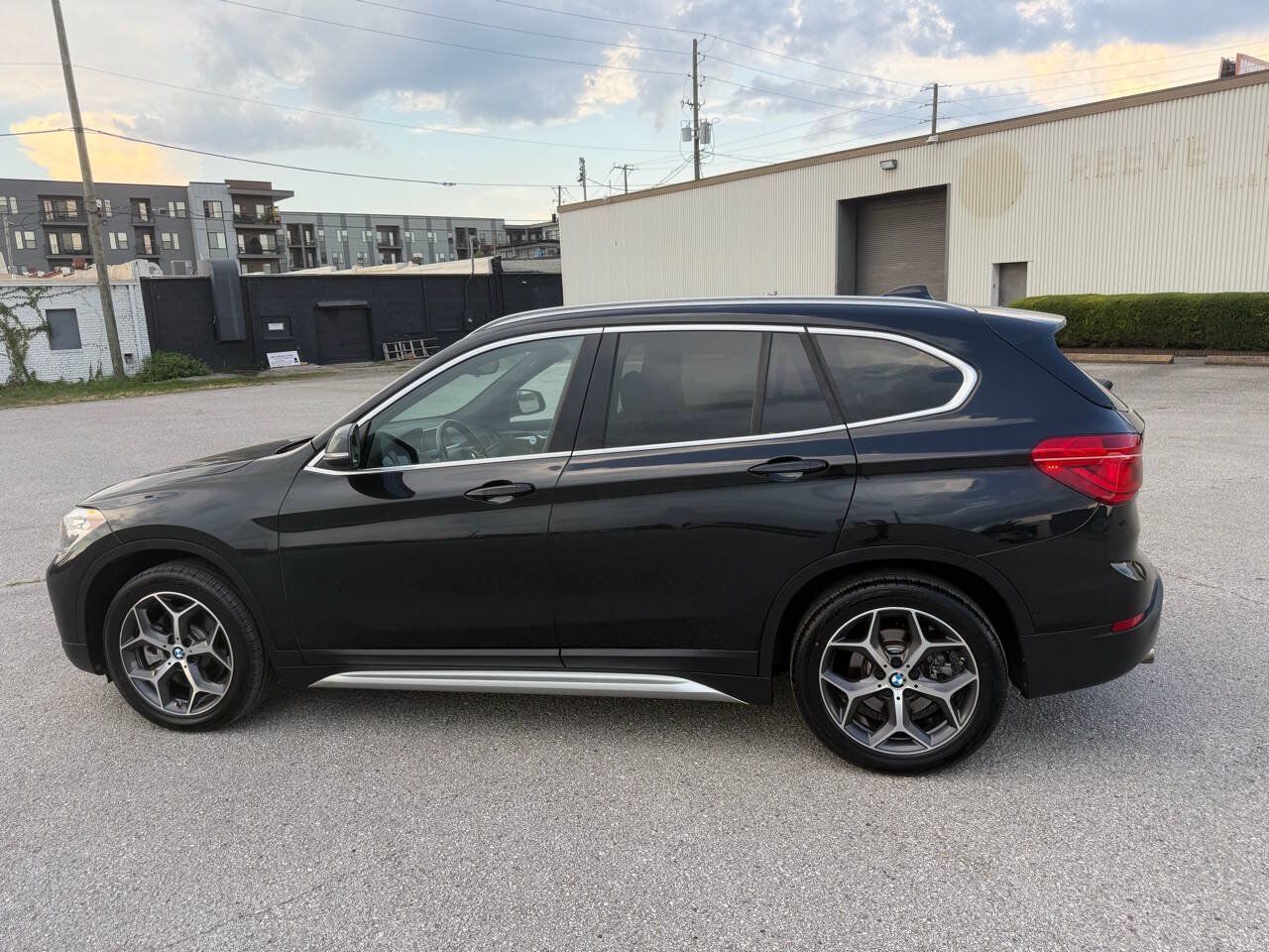 Used 2018 BMW X1 xDrive28i w/ Convenience Package AWD/4WD image 4