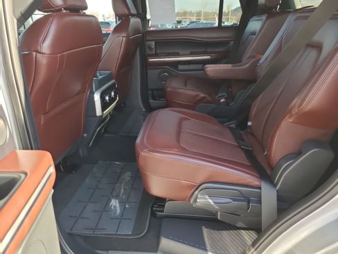 Used 2023 Ford Expedition Limited image 21