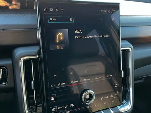 Used 2025 GMC Yukon XL Denali image 28