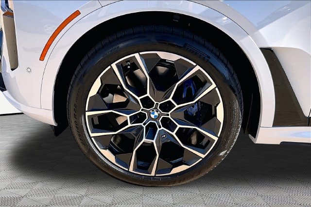 Used 2025 BMW X7 M60i w/ Executive Package AWD/4WD image 8