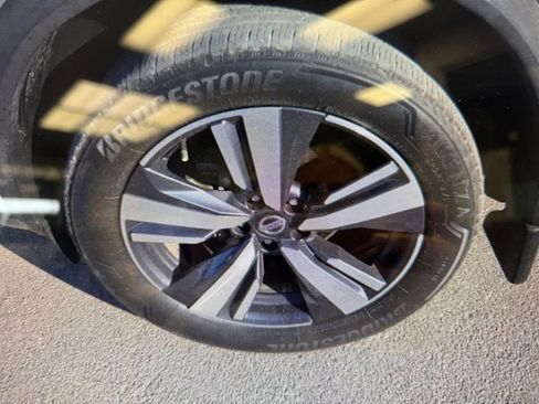Used 2021 Nissan Rogue SL w/ Premium Package AWD/4WD image 2