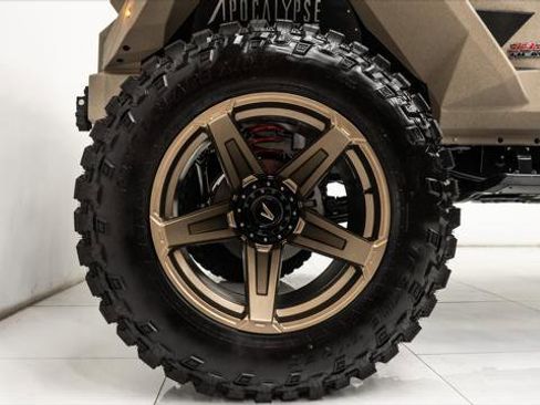 Used 2026 Jeep Gladiator Sport image 16