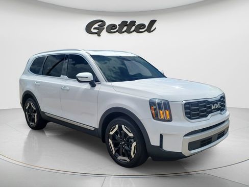 Used 2024 Kia Telluride S w/ S Sunroof Package FWD image 3