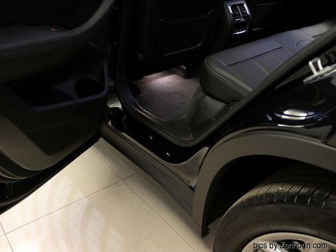 Certified 2025 BMW X4 xDrive30i image 29