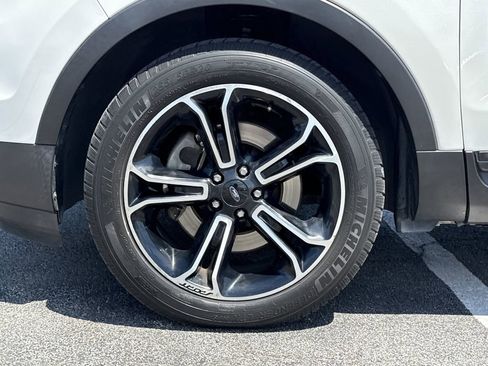 Used 2015 Ford Explorer Sport w/ Equipment Group 401A AWD/4WD image 9