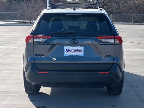 Used 2025 Toyota RAV4 XLE Premium image 7