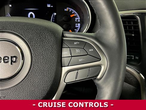 Used 2018 Jeep Grand Cherokee Altitude AWD/4WD image 12