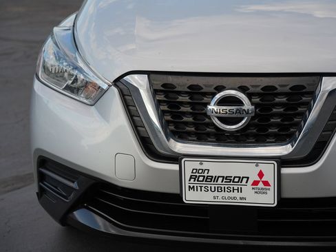 Used 2020 Nissan Kicks S FWD image 9