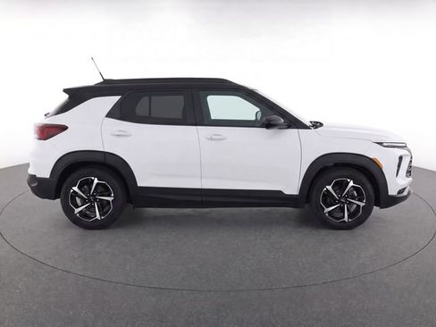 Used 2022 Chevrolet TrailBlazer RS w/ Technology Package FWD image 8