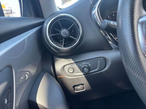 Used 2025 Chevrolet Blazer LT FWD image 35