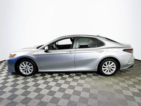Used 2022 Toyota Camry LE FWD image 4