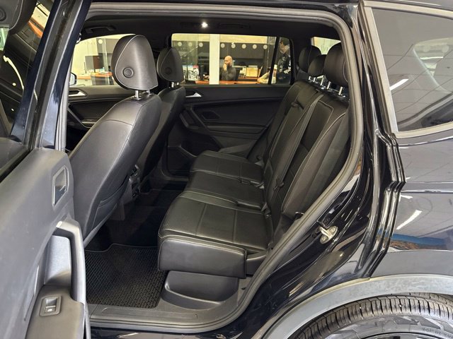 Used 2021 Volkswagen Tiguan SE R-Line AWD/4WD image 38