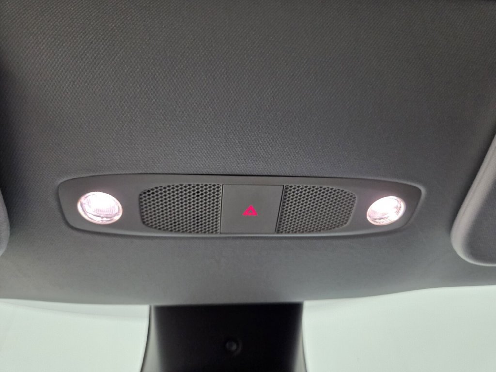 Used 2025 Tesla Model Y Long Range AWD/4WD image 19