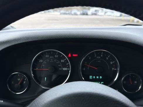 Used 2017 Jeep Wrangler Unlimited Sahara w/ Max Tow Package image 20