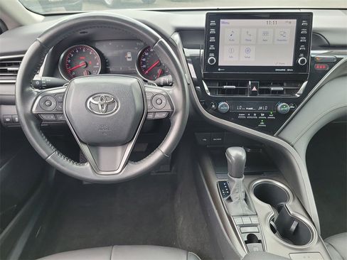 Used 2022 Toyota Camry XSE image 17