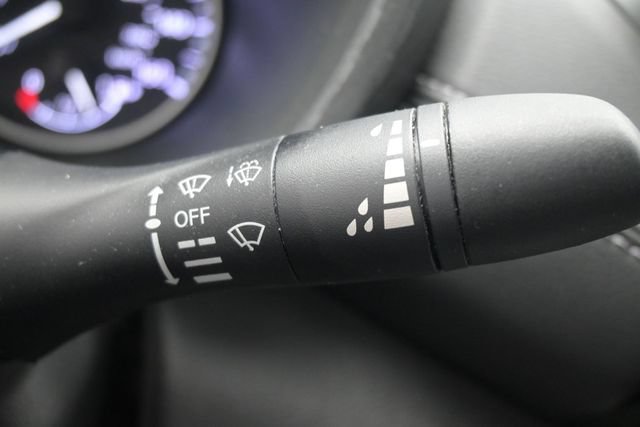 Used 2025 Nissan Sentra SV FWD image 30