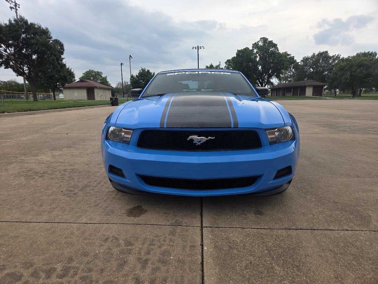 Used 2012 Ford Mustang Convertible RWD image 4